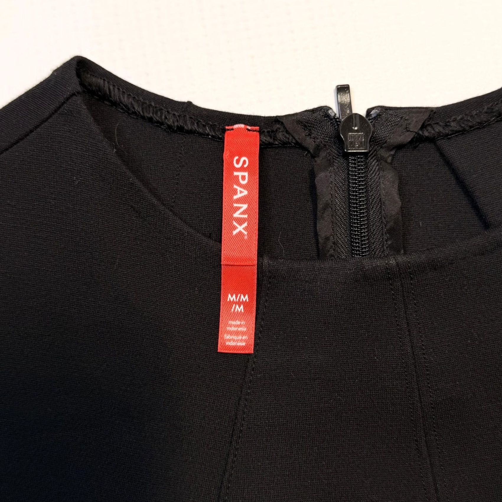 Spanx Spanx Blouse Womens Medium Black Short Sleeve Crew Neck Back Zip Knit Top Size M / US 6-8 / IT 42-44 - 5 Thumbnail