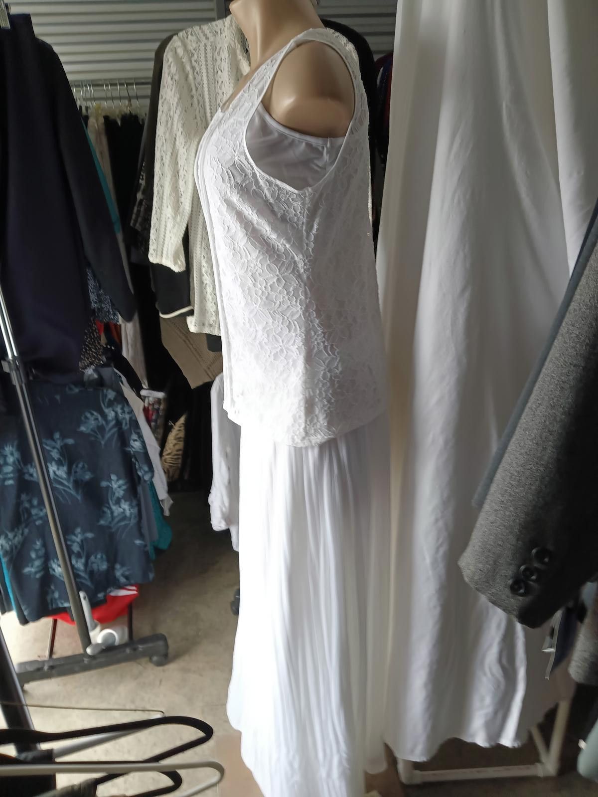 Alfani Alfani Women's White Lace Top and Skirt Set - Size M Size M / US 6-8 / IT 42-44 - 2 Thumbnail