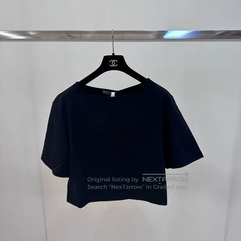 Prada Prada Black embossed short-sleeved T-shirt Size S / US 4 / IT 40 - 2 Thumbnail
