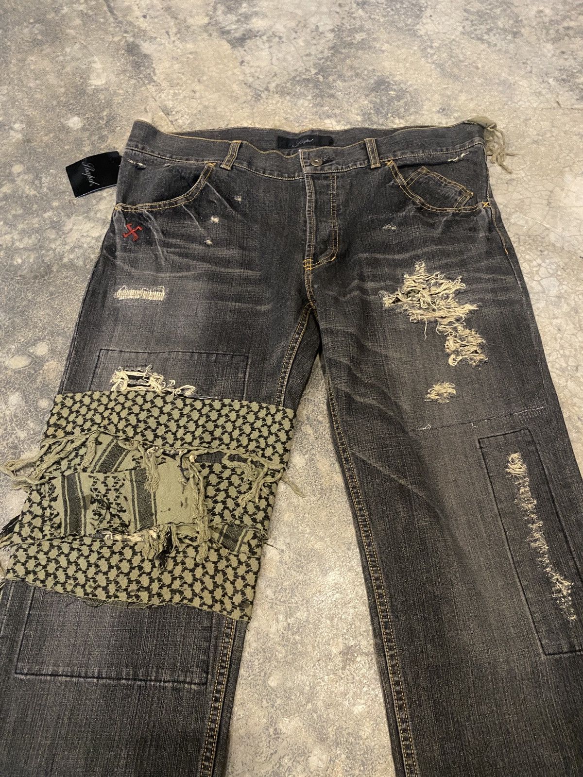 If Six Was Nine SHAPEL MADE IN JAPAN RARE DESIGN DISTRESSED DENIM JEANS Size US 37 - 3 Thumbnail