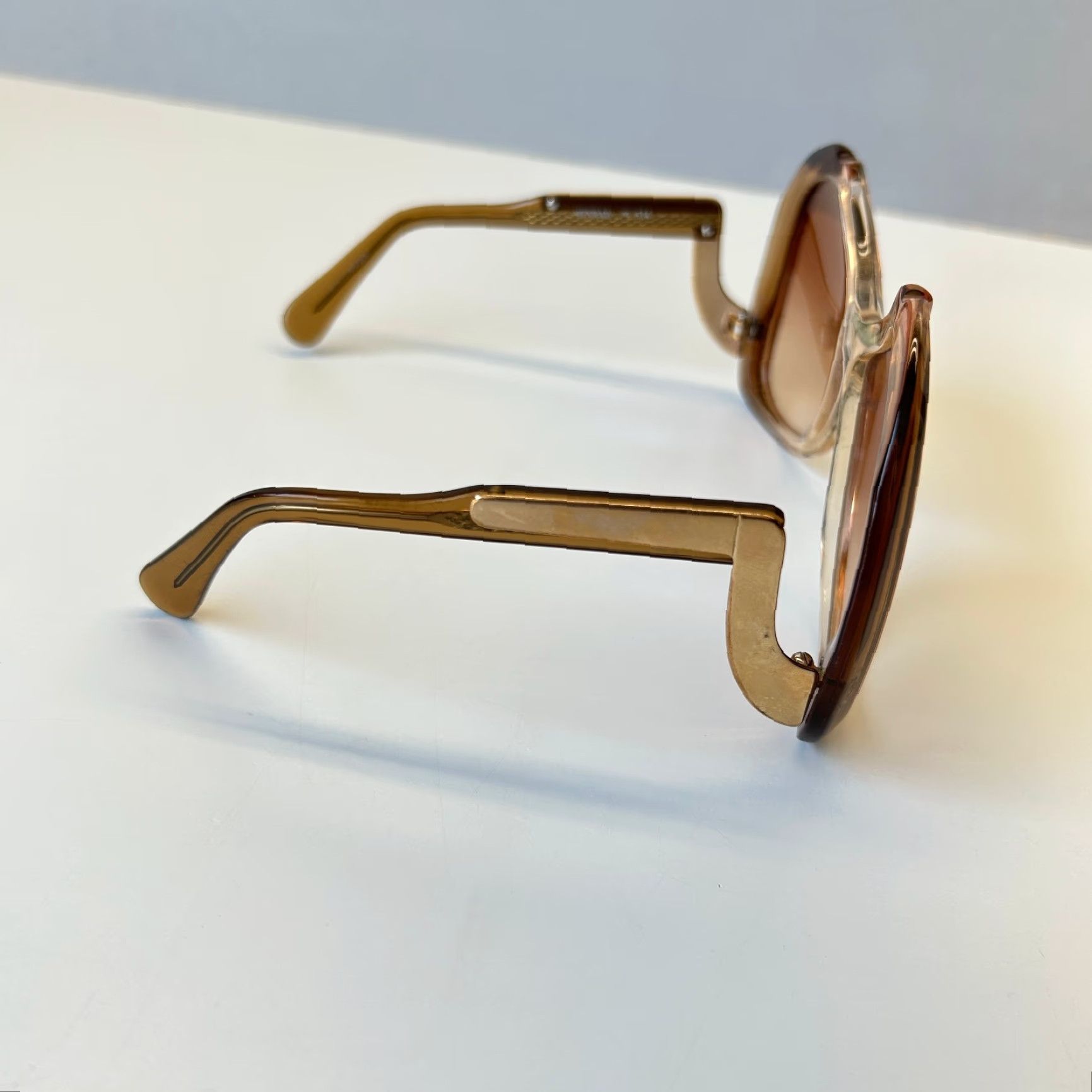 Vintage VINTAGE Menrad Sunglasses Oversized Large 60s 70s Amber Brown Brown Lens Oval Plastic Mod GoGo Womens Mens 1970s Frames Sunglasses GoGo Size ONE SIZE - 4 Thumbnail
