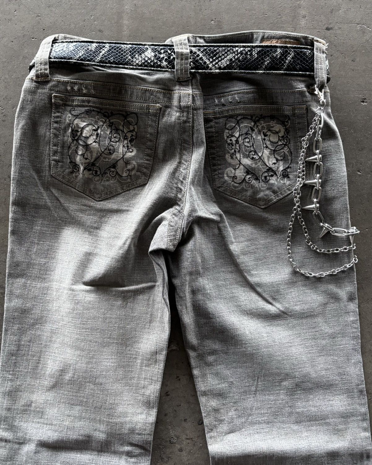 14th Addiction × Japanese Brand × KMRii 2000s Hydraulic Washed Grey Flared Denim Pants Size US 30 / EU 46 - 6 Thumbnail