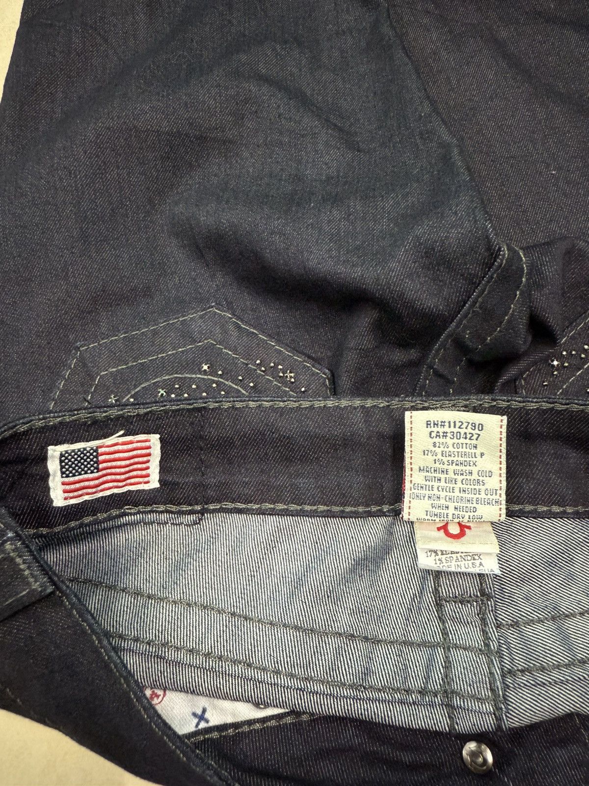 True Religion TRUE RELIGION WORLD TOUR LOW RISE BOT CUT JEANS Size 27" / US 4 / IT 40 - 13 Thumbnail