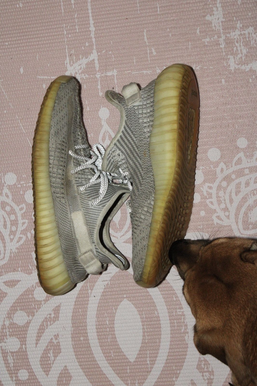 Yeezy Yeezy 350 V2 static non reflective Size US 9 / EU 42 - 2 Thumbnail