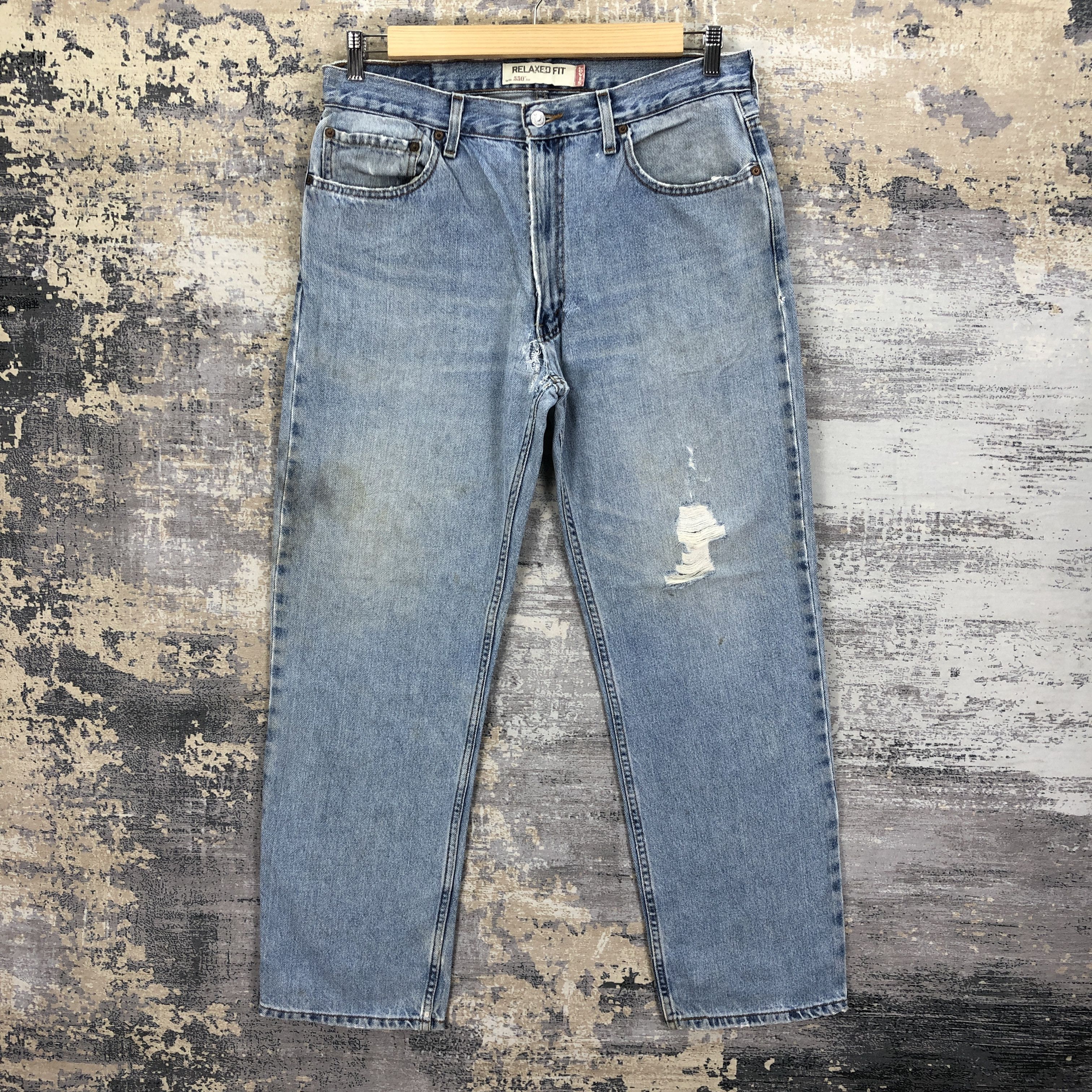 Levi's Vintage Levis 550 Distressed Jeans Levi's Light Wash Denim Size US 32 / EU 48 - 1 Thumbnail