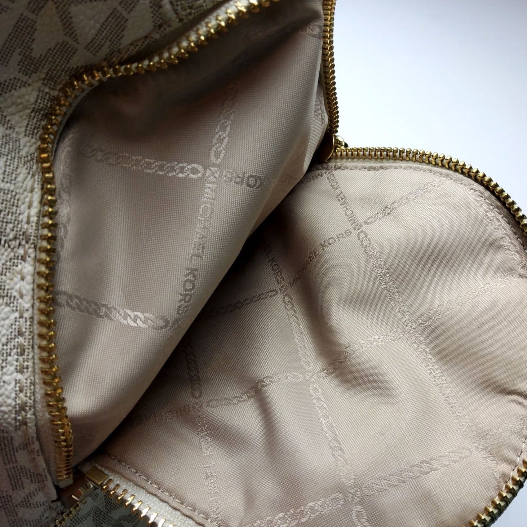 Michael Kors VINTAGE Michael Kors MK Signature Mini Backpack Women Mini Leather Multicolor 8x7x3 Straps Not Included Women Size ONE SIZE - 7 Thumbnail