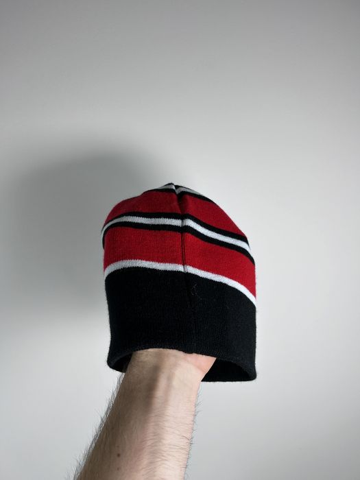 MANCHESTER BEANIE - C: 972 DARK GREY T: STD