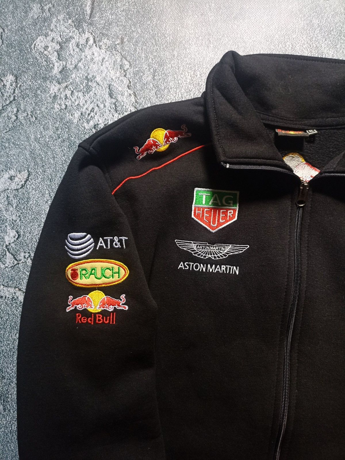 Puma Vintage Puma Red Bull Infiniti Racing Zip Sweatshirt Fleece Size US XL / EU 56 / 4 - 4 Thumbnail