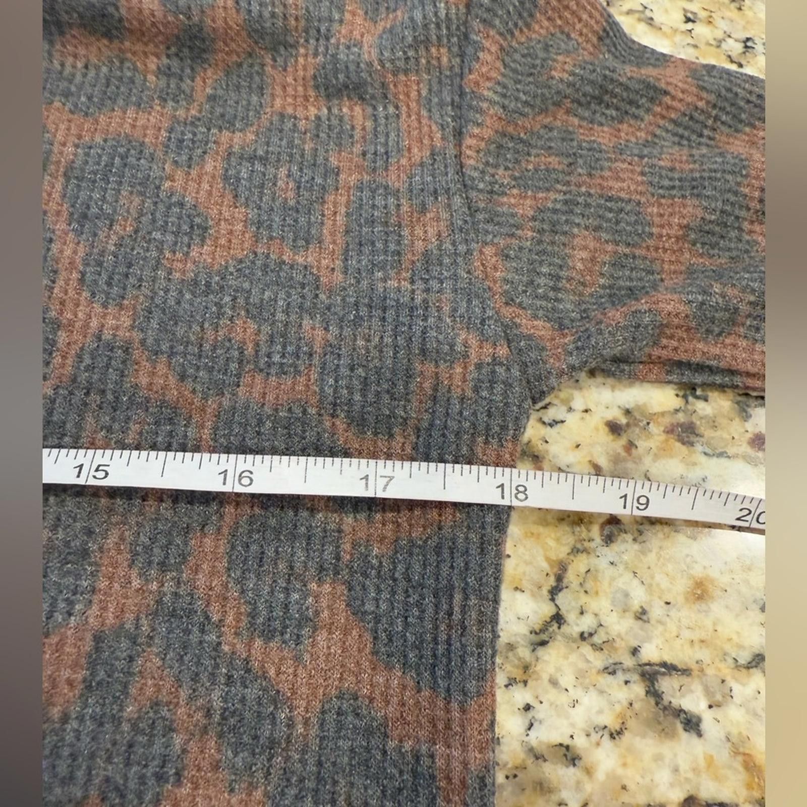 Other Beachlunchlounge waffle leopard print mock turtleneck SZ XS Size XS / US 0-2 / IT 36-38 - 6 Thumbnail