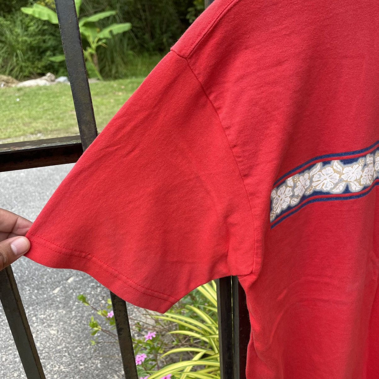 Vintage 🔥Vintage 90s Off Shore Hawaiian Motive Flower Surfing Tee Size US M / EU 48-50 / 2 - 7 Thumbnail