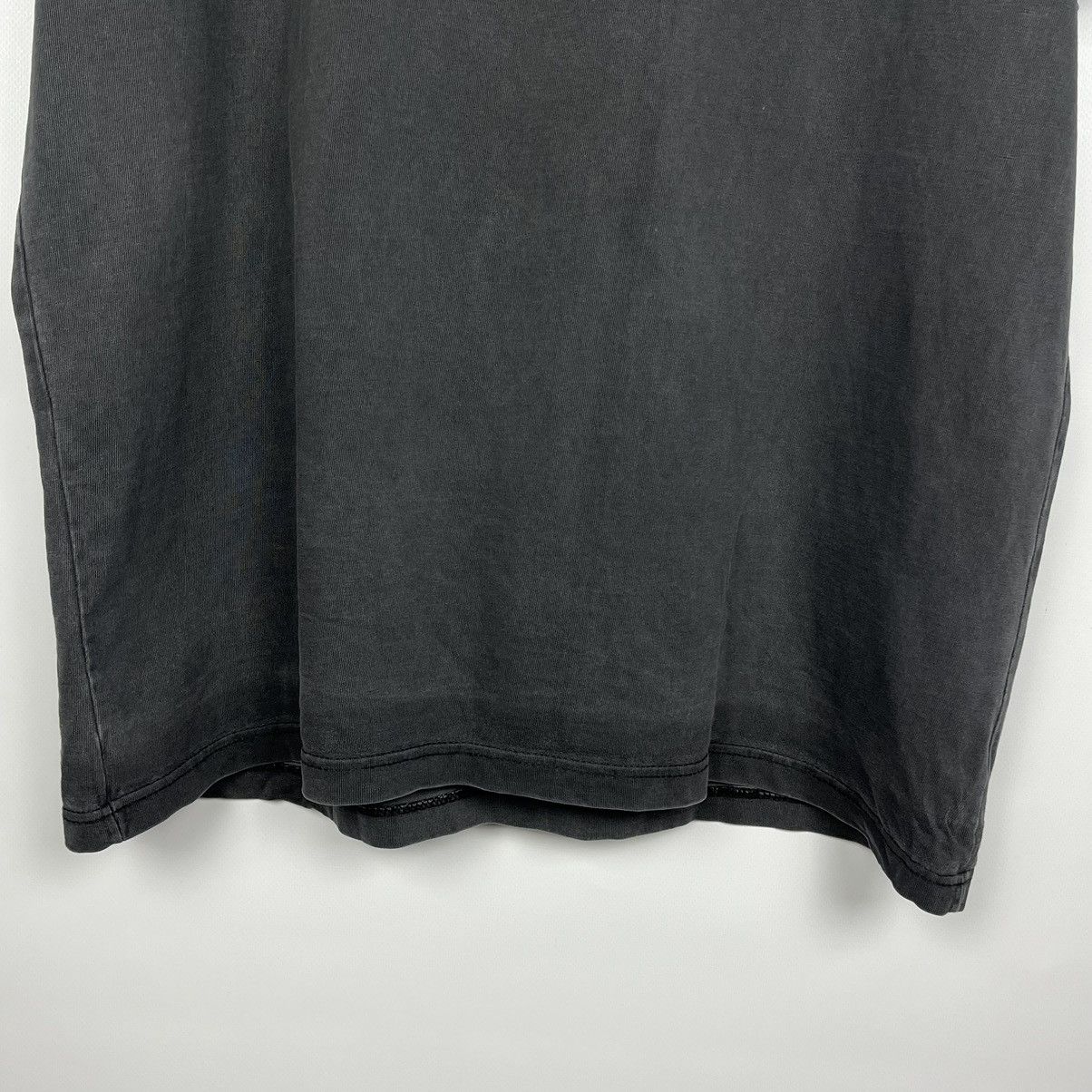 Oakley Vintage Oakley software rare Skulls sunfaded tee 2000’s Size US XL / EU 56 / 4 - 8 Thumbnail