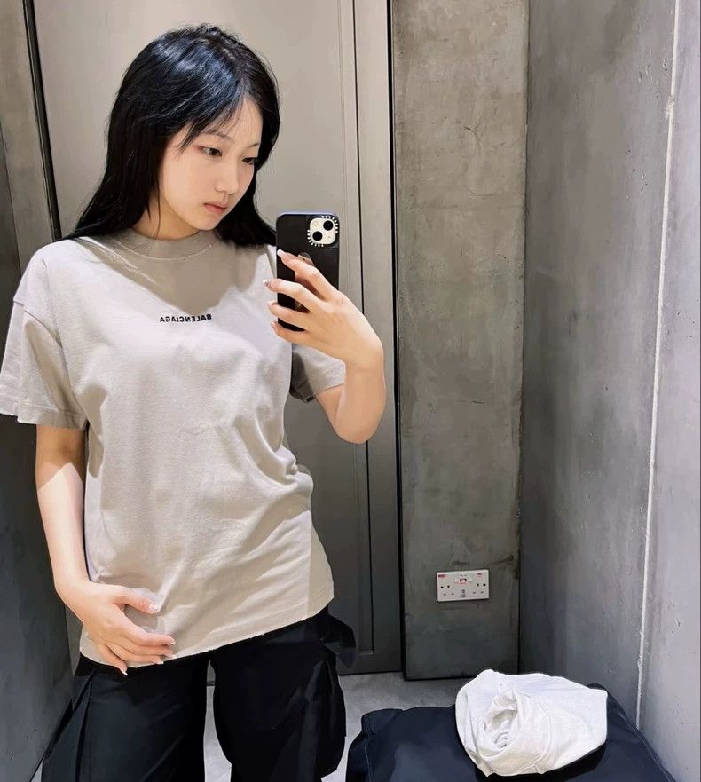 Balenciaga Balenciaga Embroidered front and back short sleeves Size US L / EU 52-54 / 3 - 6 Thumbnail