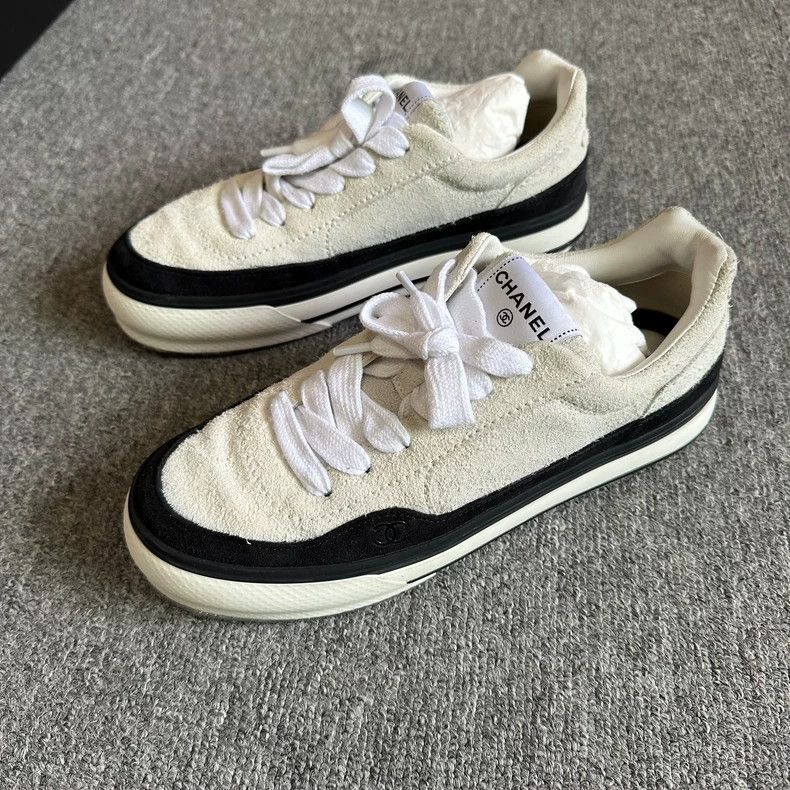 Chanel Chanel 23B Black White Lowtop Sneakers - dmc Size US 7 / EU 40 - 1 Thumbnail