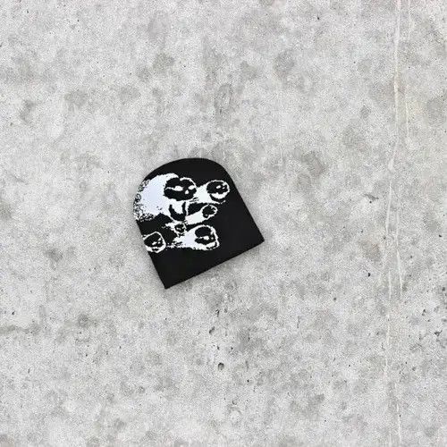 VIBE ☠️ Japanese style Beanie hat y2k ⚡️ Skull pattern Size ONE SIZE - 4 Thumbnail