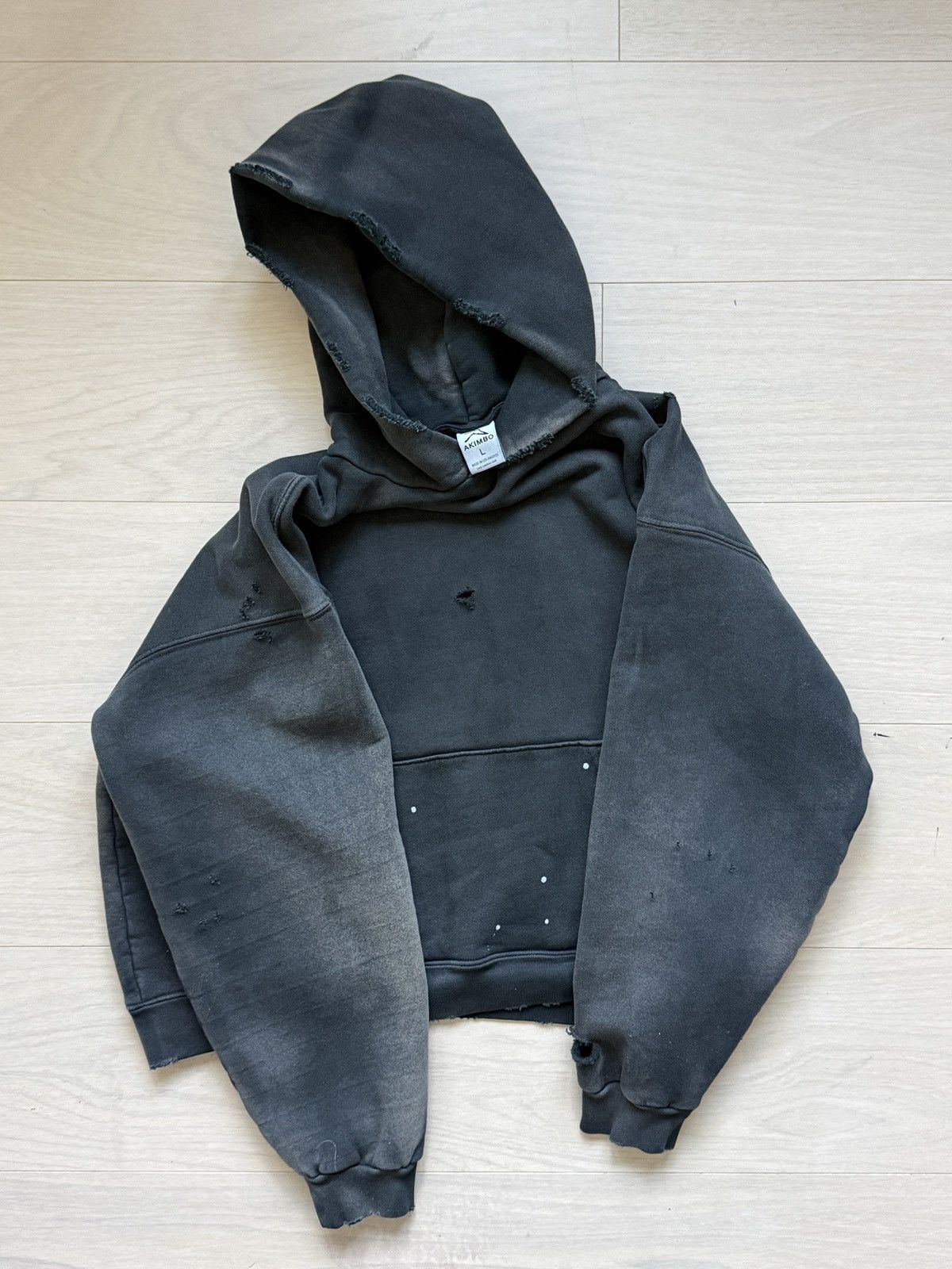 Akimbo Club "WATCH-PEEKER" DISTRESSED HOODIE - SUN FADED BLACK Size US M / EU 48-50 / 2 - 2 Thumbnail