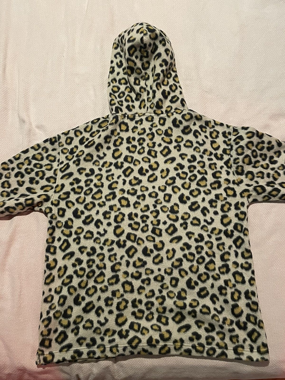 Urban Outfitters UO Cheetah Print Fleece Hoodie Size US M / EU 48-50 / 2 - 1 Thumbnail