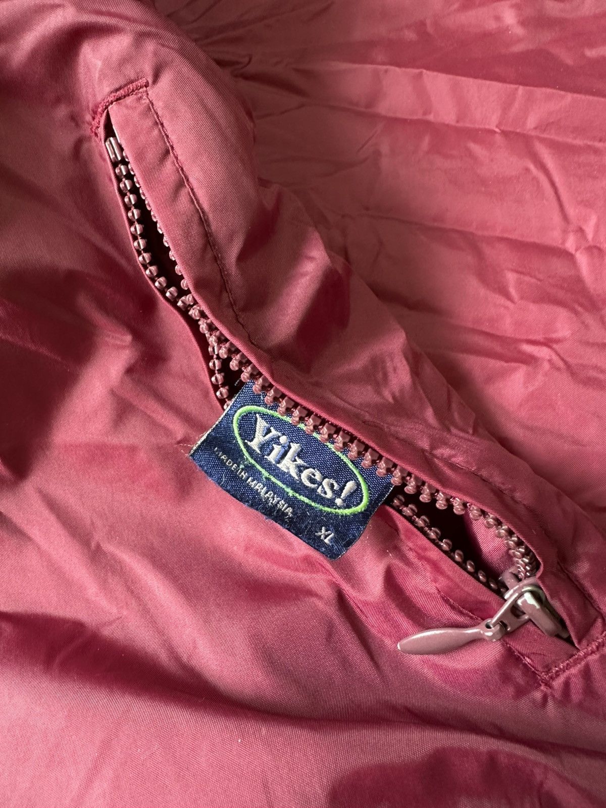 Vintage Vintage Universal Studios Reversible Zip-up Jacket Size XL Size US XL / EU 56 / 4 - 3 Thumbnail