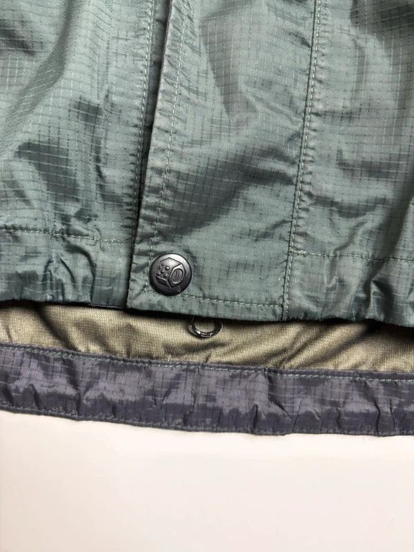 Mountain Hardwear Vintage Mountain Hardwear Conduit Hooded Shell Jacket Size US L / EU 52-54 / 3 - 5 Thumbnail