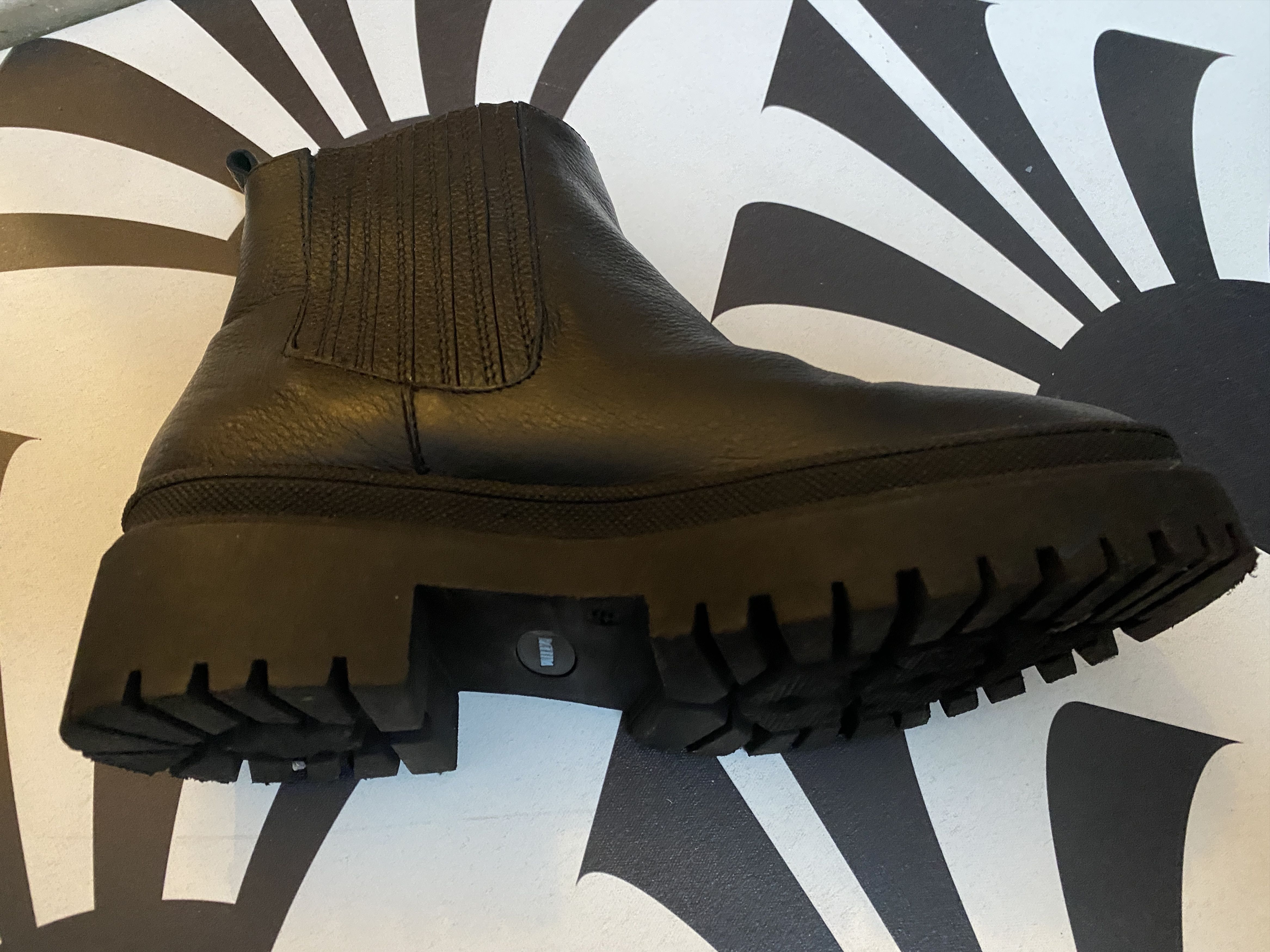 Portland Leather Portland Leather Kiki Chelsea Boot Size 5.5 Size US 5.5 / IT 35.5 - 7 Thumbnail