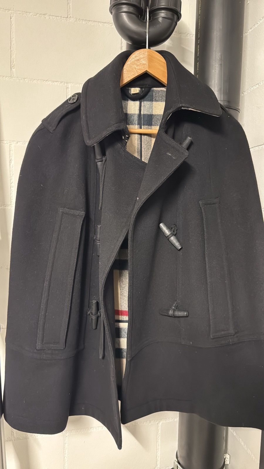 Burberry Burberry Sleeveless Coat Size M / US 6-8 / IT 42-44 - 1 Thumbnail