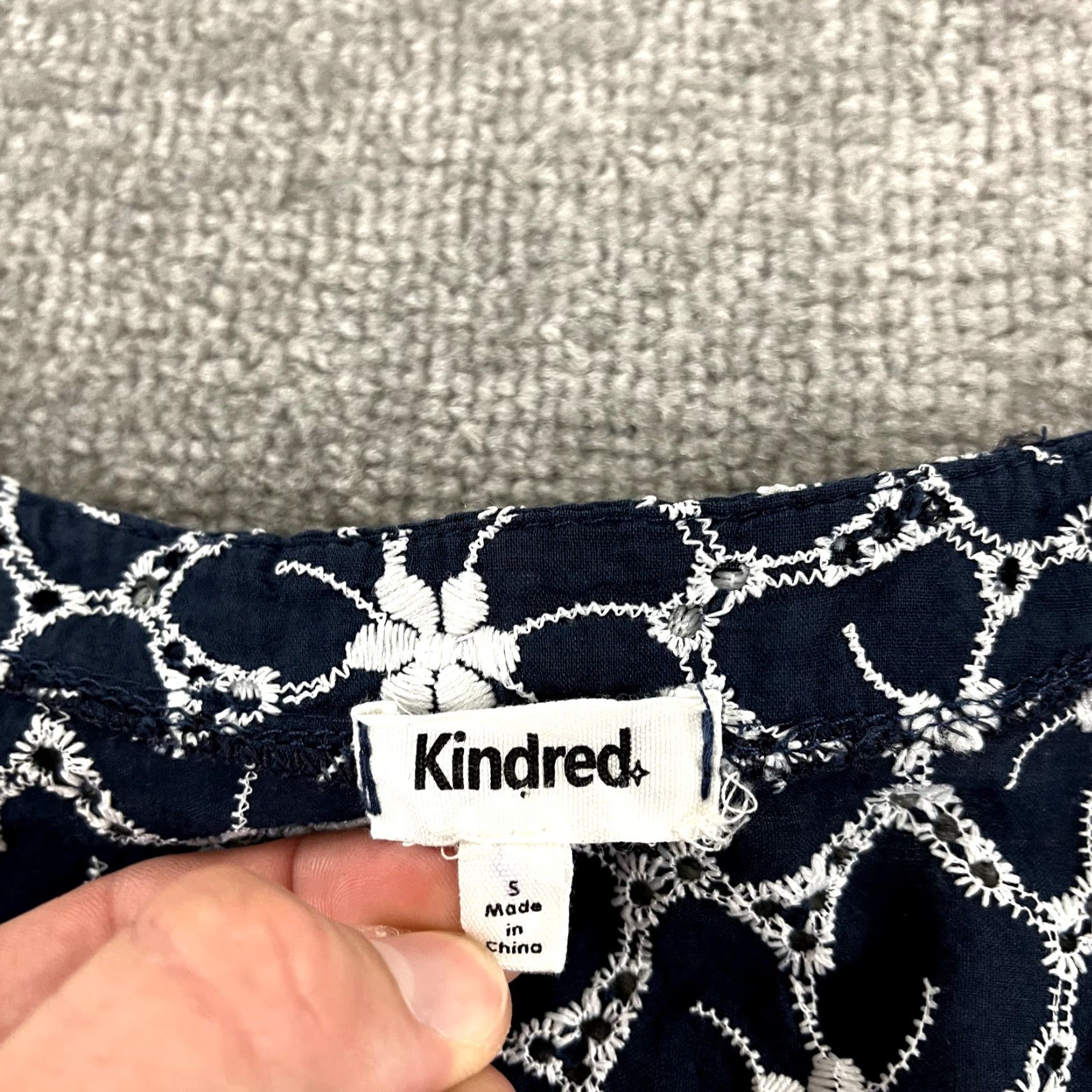 Vintage ANTHROPOLOGIE KINDRED Blouse Womens Small Blue White Floral Crochet Button Size S / US 4 / IT 40 - 2 Thumbnail