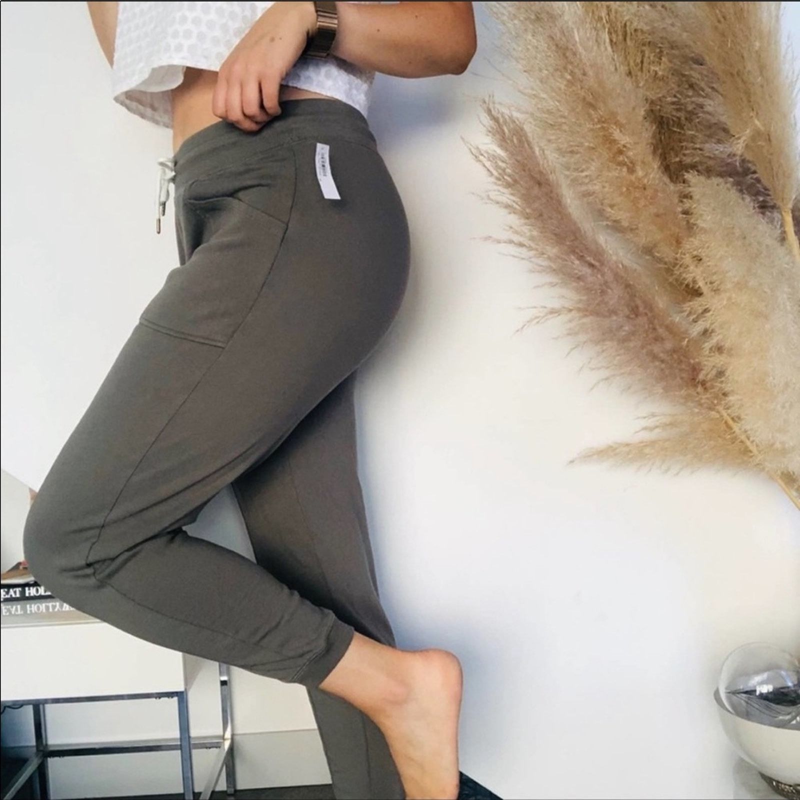 Old Navy OLD NAVY Olive Green Sweatpants Terry Joggers Pants Ankle M Size 30" / US 8 / IT 44 - 6 Thumbnail