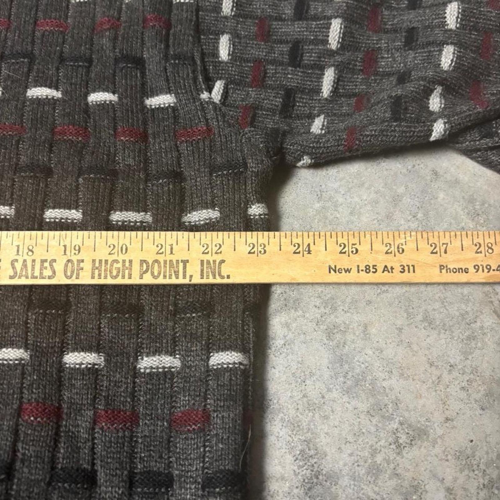 Vintage 90s Munsingwear grey and red Grandpa knit sweater Size XL Size US XL / EU 56 / 4 - 5 Thumbnail