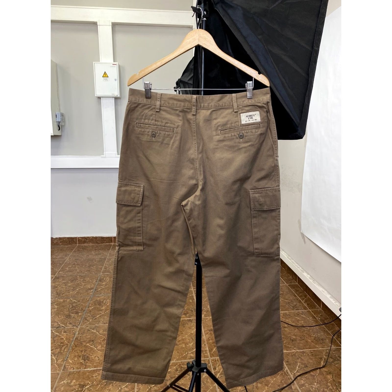 Avirex VINTAGE Avirex Cargo Pants Men 34 Brown Military Tactical Rare Y2K Brown Cargo Pants Mens 34 Vintage 90s 00s Size US 34 / EU 50 - 2 Thumbnail