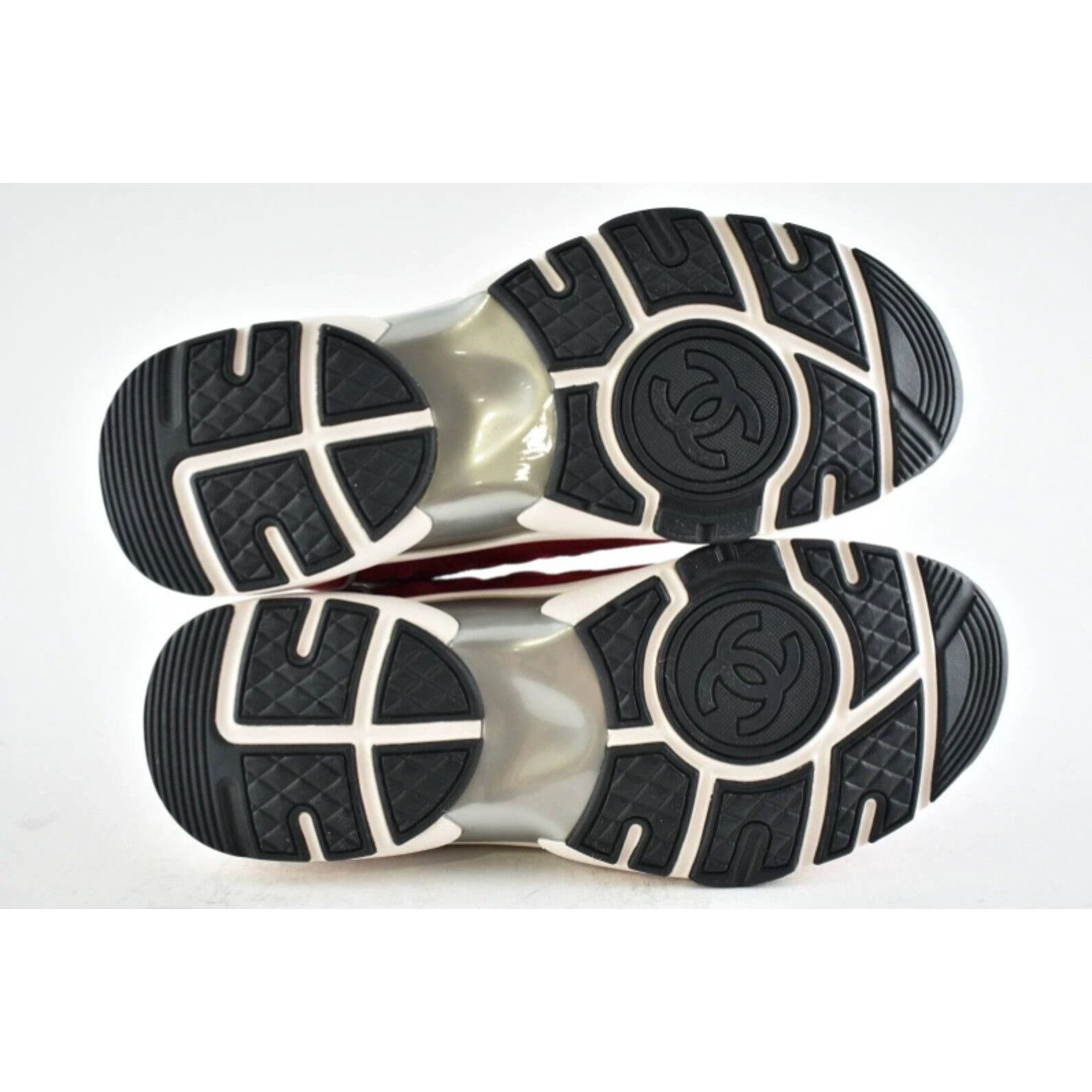 Chanel 21B Silver CC Logo Tie Flat Runner Trainer Sneaker 39 Size US 9 / IT 39 - 11 Thumbnail