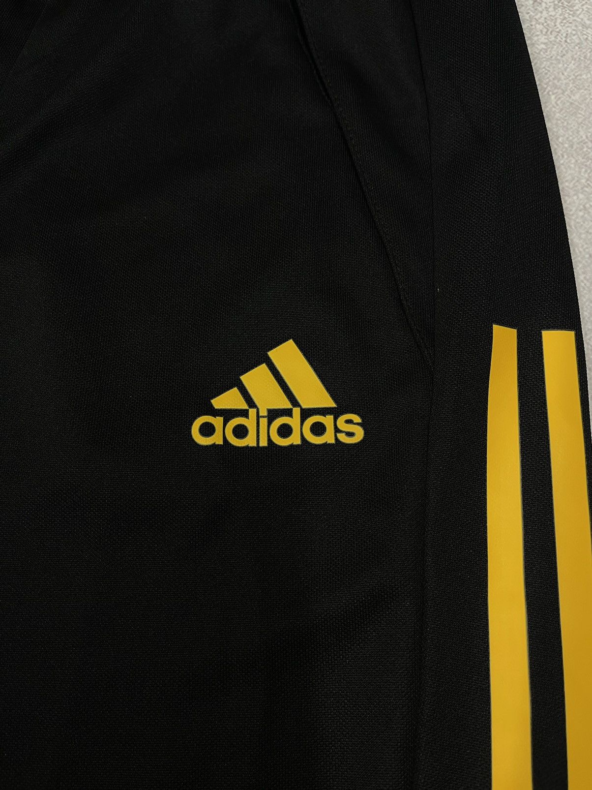Adidas Mens Adidas Celtic Black Sweatpants Aeroready Soccer Jersey Size US 30 / EU 46 - 5 Thumbnail