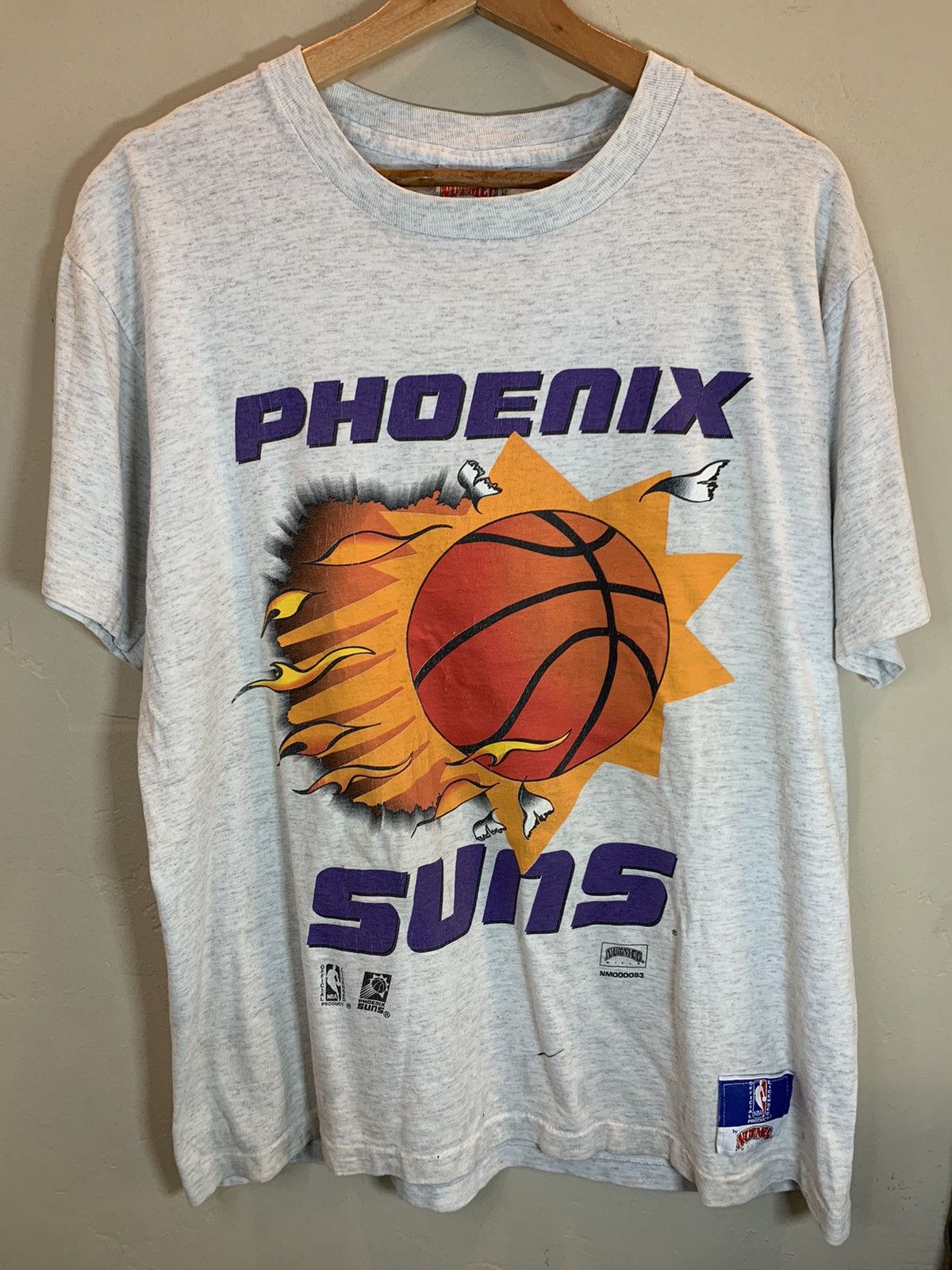NBA × Nutmeg × Vintage *RARE* Vintage Phoenix Suns Breakthrough Nutmeg NBA T-Shirt Size US L / EU 52-54 / 3 - 1 Thumbnail
