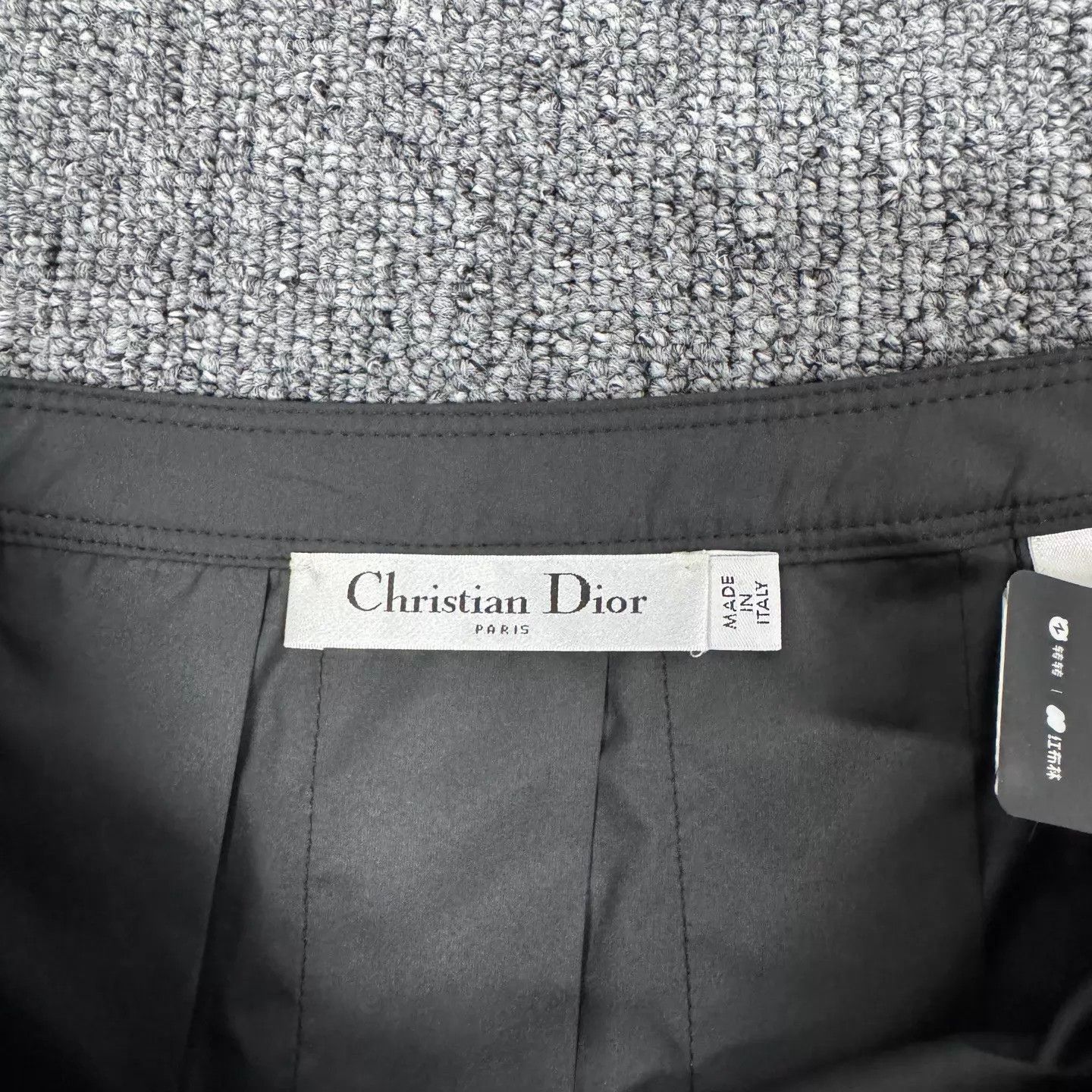 Dior Dior Black Pleated Skirt Waist-Cinched Lock Closure 36 Size 26" / US 2 / IT 38 - 4 Thumbnail