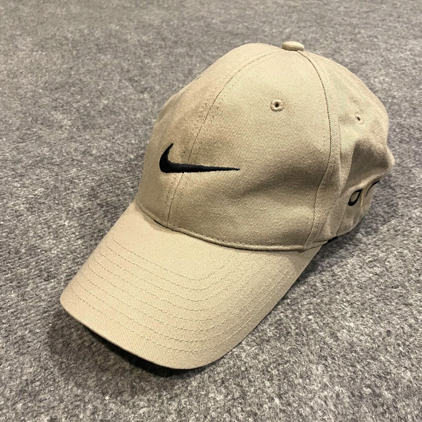 Nike VINTAGE Nike Baseball Cap One Size Beige Swoosh Strap Back One IGNITE Nike Cap Mens Gear Sports Hat Size ONE SIZE - 2 Thumbnail