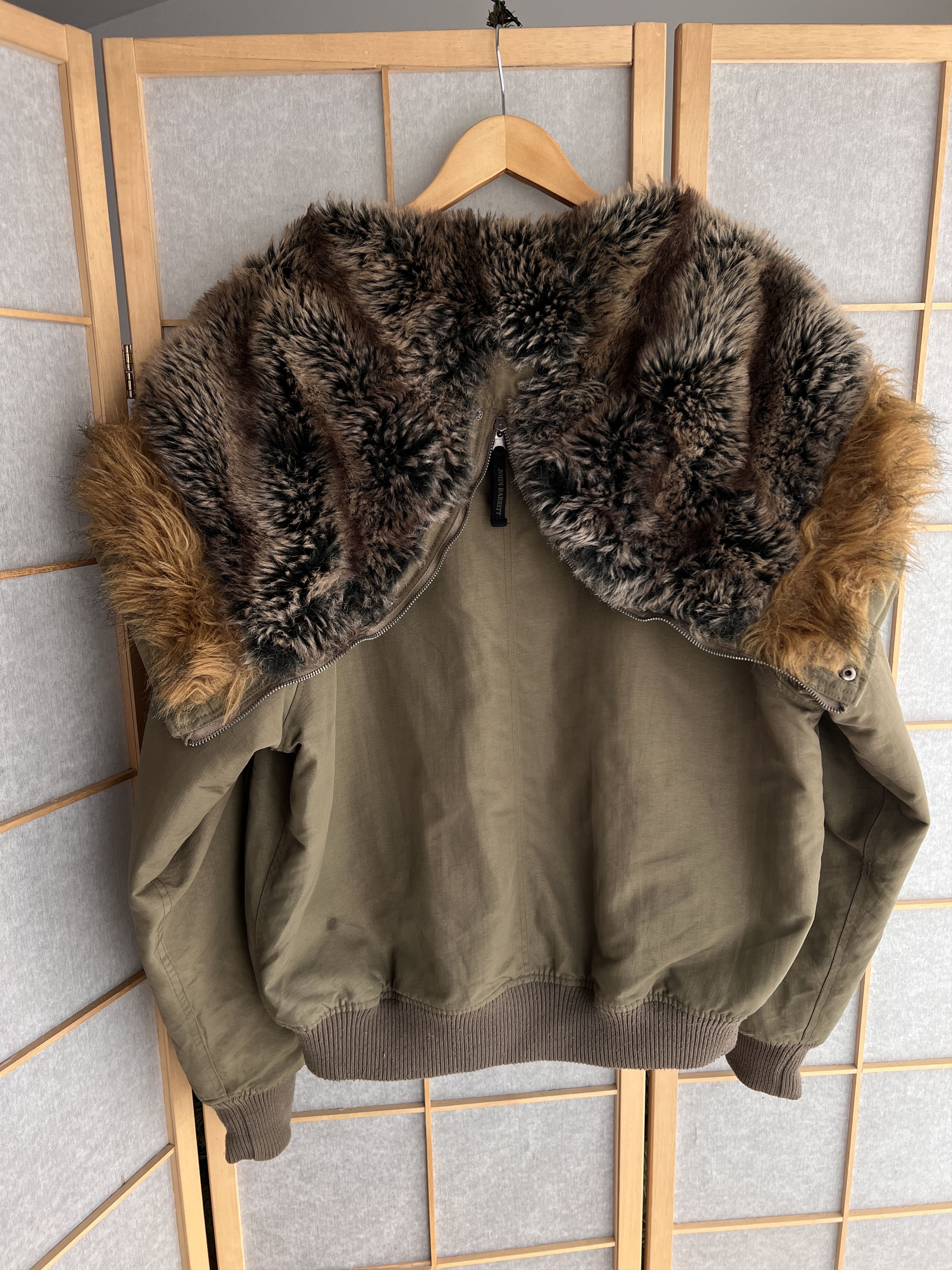 Le Grande Bleu (L.G.B.) Avant garde vintage faux fur hood bomber jacket y2k cropped Size US L / EU 52-54 / 3 - 11 Thumbnail