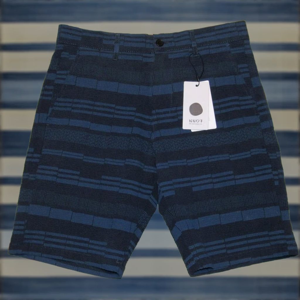 Vintage NO NATIONALITY Crown Blue Seersucker 9" Striped Shorts 30 NWT Men Shorts Crown Blue Seersucker 9" Striped 30 NWT Size US 30 / EU 46 - 1 Thumbnail