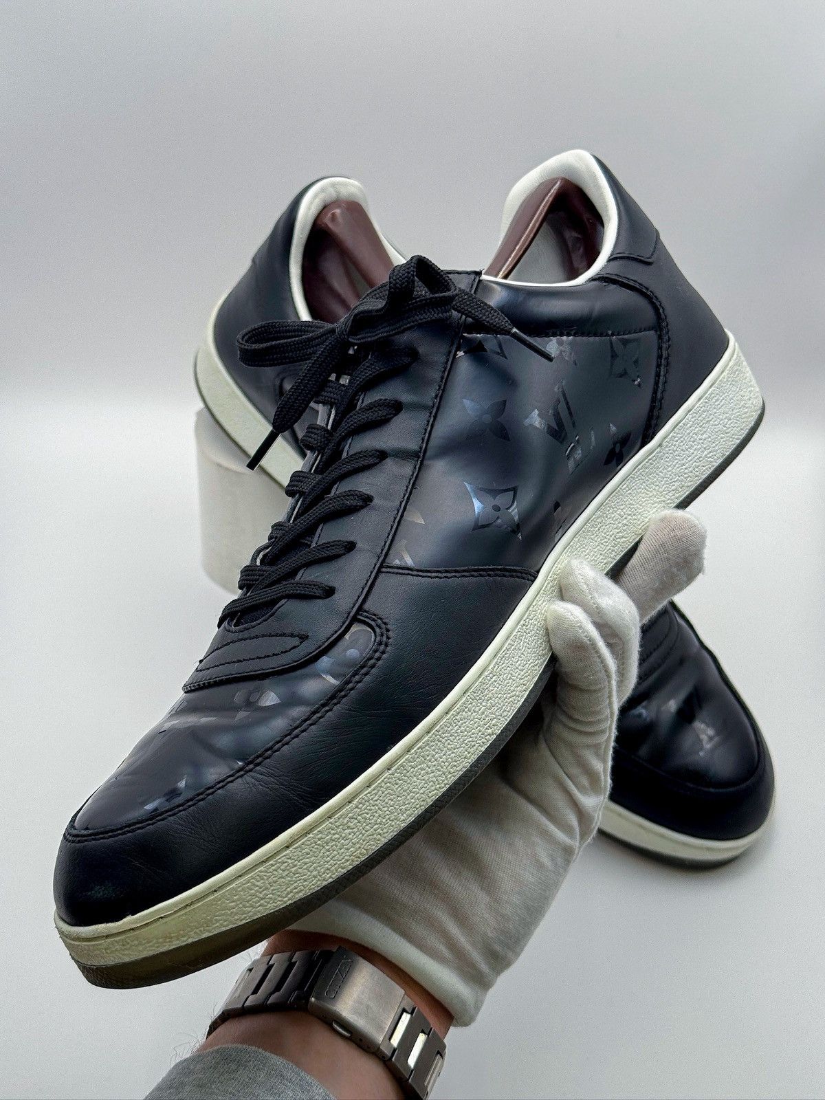 Louis Vuitton Louis Vuitton Rivoli Monogram Leather Sneakers Size US 11 / EU 44 - 3 Thumbnail
