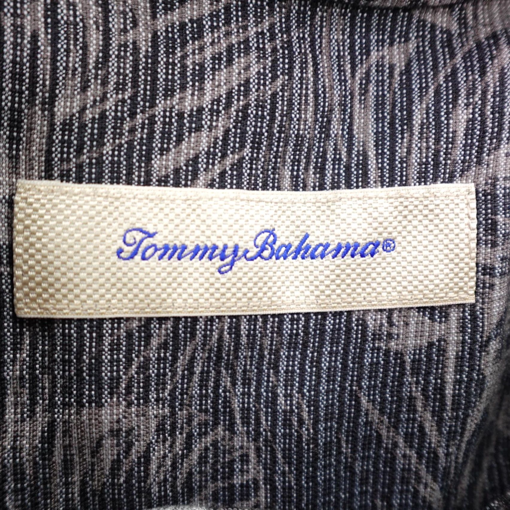 Tommy Bahama VINTAGE Tommy Bahama Shirt Mens L Gray Hawaiian Aloha Floral Leaves Button-Up Camp Short Sleeve Pocketed Size US L / EU 52-54 / 3 - 7 Thumbnail