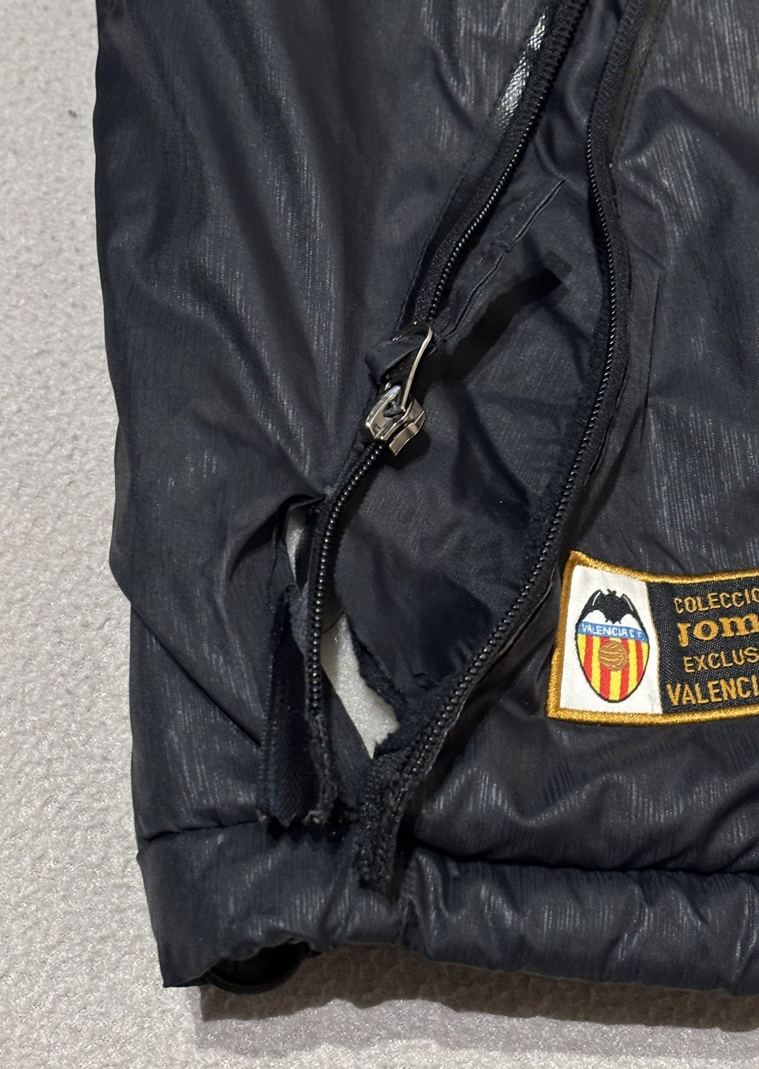 Joma Valencia 2012/2013 Joma Football Jacket size L Size US L / EU 52-54 / 3 - 9 Thumbnail