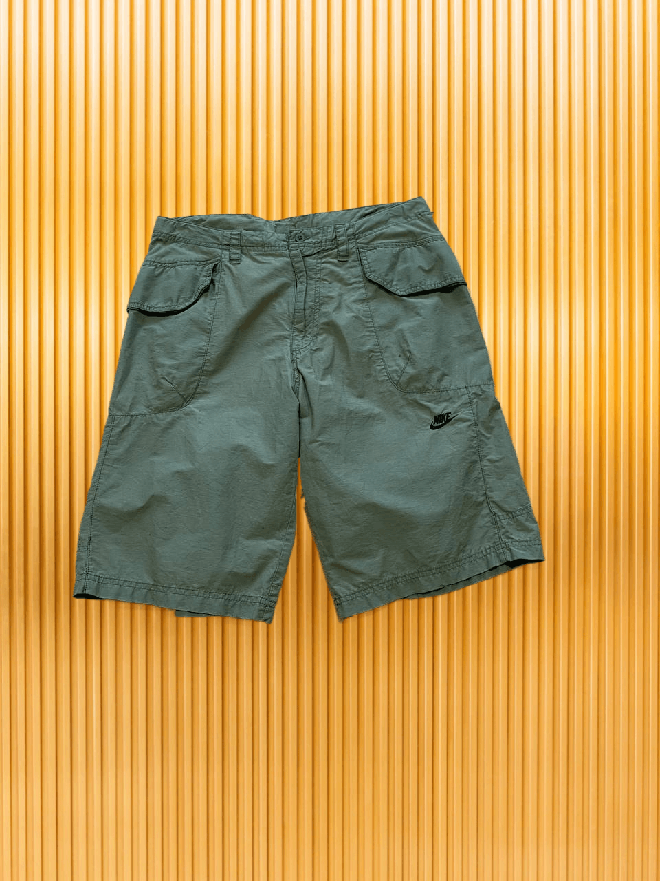 Nike Nike Y2K Vintage shorts logo Size US 32 / EU 48 - 1 Thumbnail