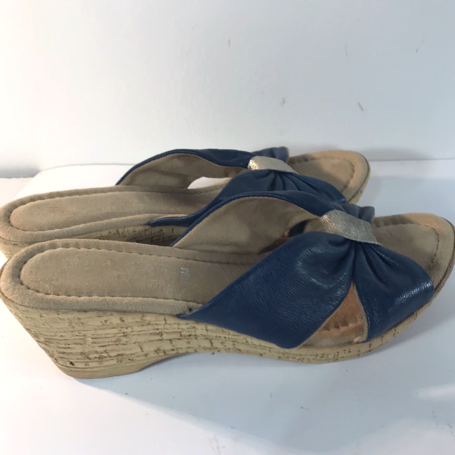 Vintage BELLA VITA Made in Italy Blue Leather Wedge Slides with Bow, Women's Size 7.5 M, Open Toe Size US 7.5 / IT 37.5 - 5 Thumbnail