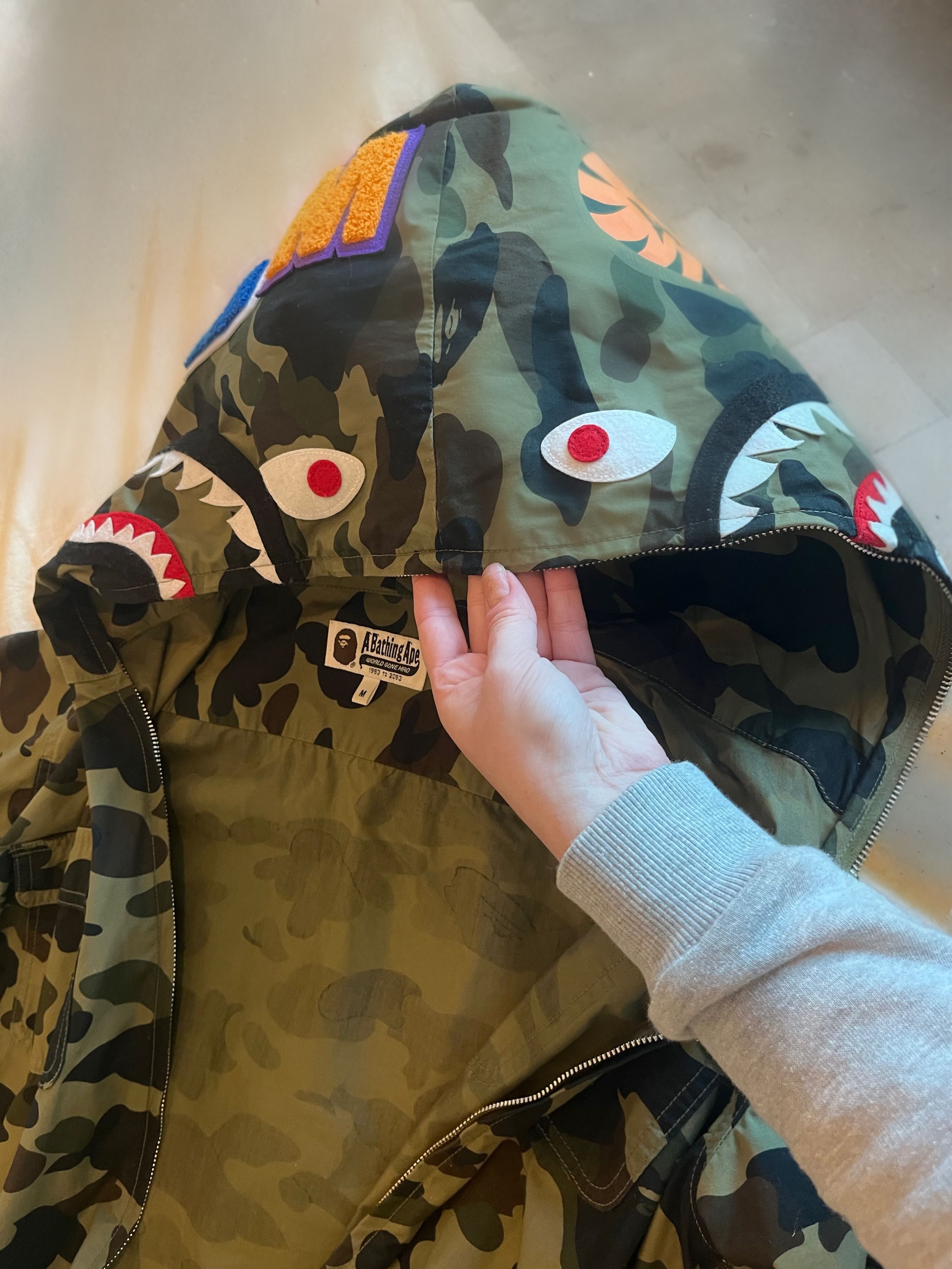 Bape BAPE 1st Camo Shark Hoodie Shirt Size US M / EU 48-50 / 2 - 5 Thumbnail