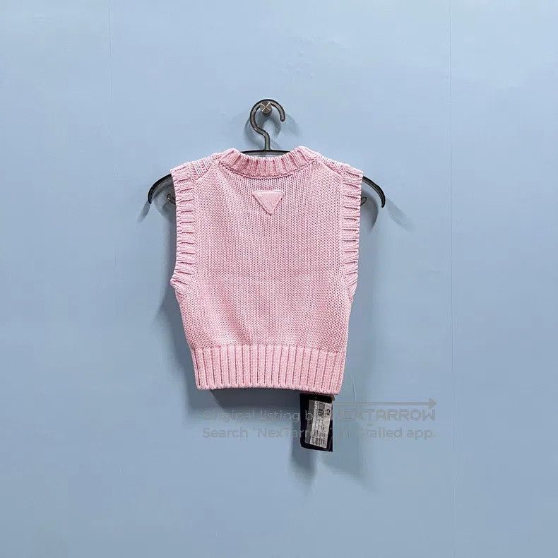 Prada Prada Inverted triangle logo pink sweater vest Size XXS / US 00 / IT 34 - 2 Thumbnail