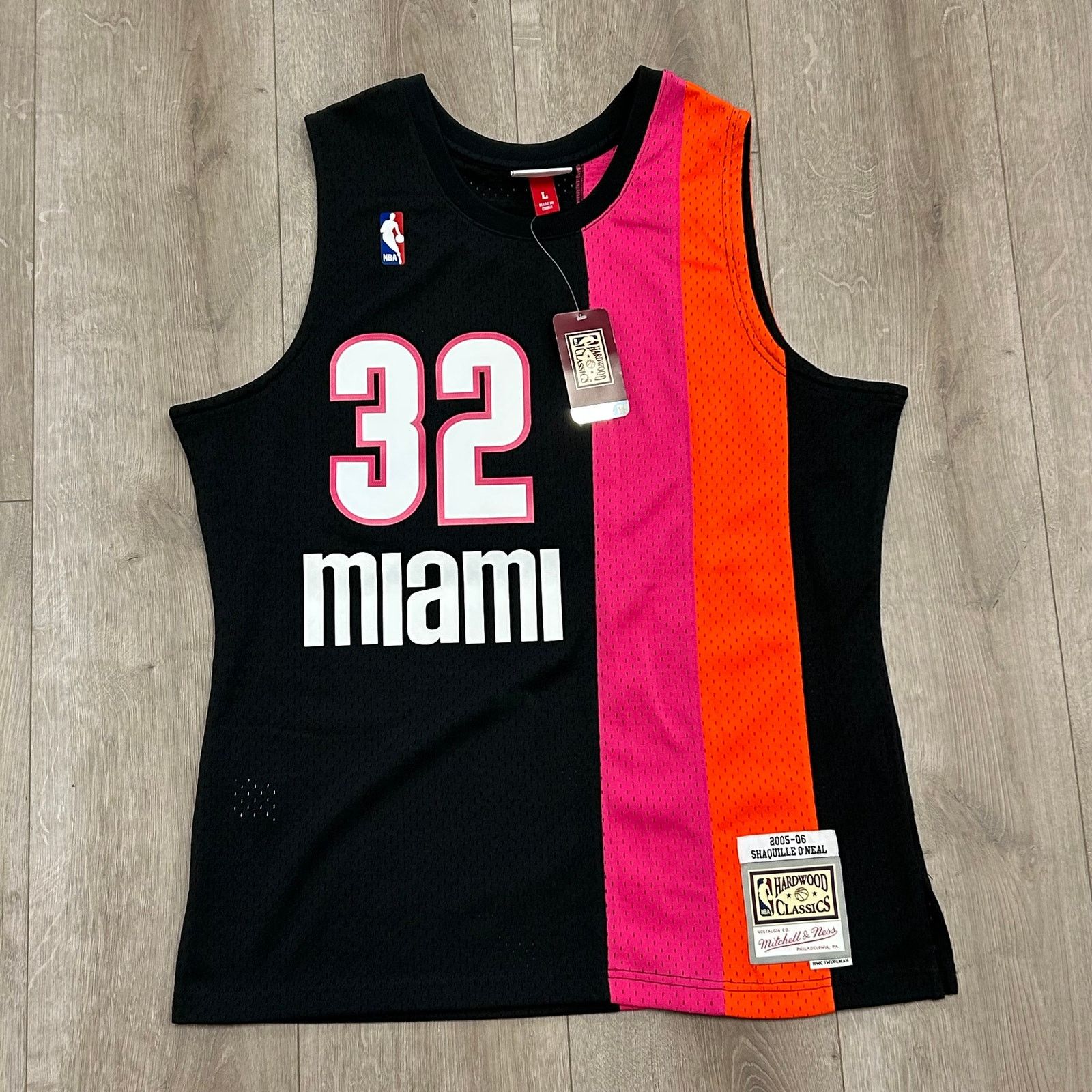 Mitchell & Ness Mitchell & Ness Shaquille O'Neal Miami Heat 2005-06 jersey Size US L / EU 52-54 / 3 - 1 Thumbnail