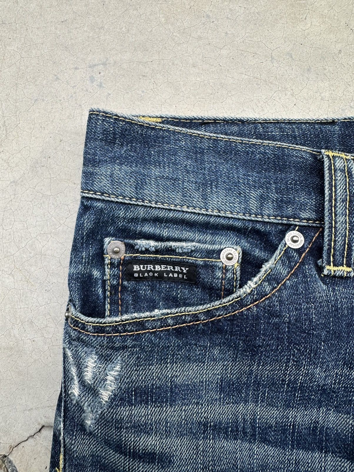 Burberry 👹Burberry Black Label Straight Cut Denim Size US 30 / EU 46 - 11 Thumbnail