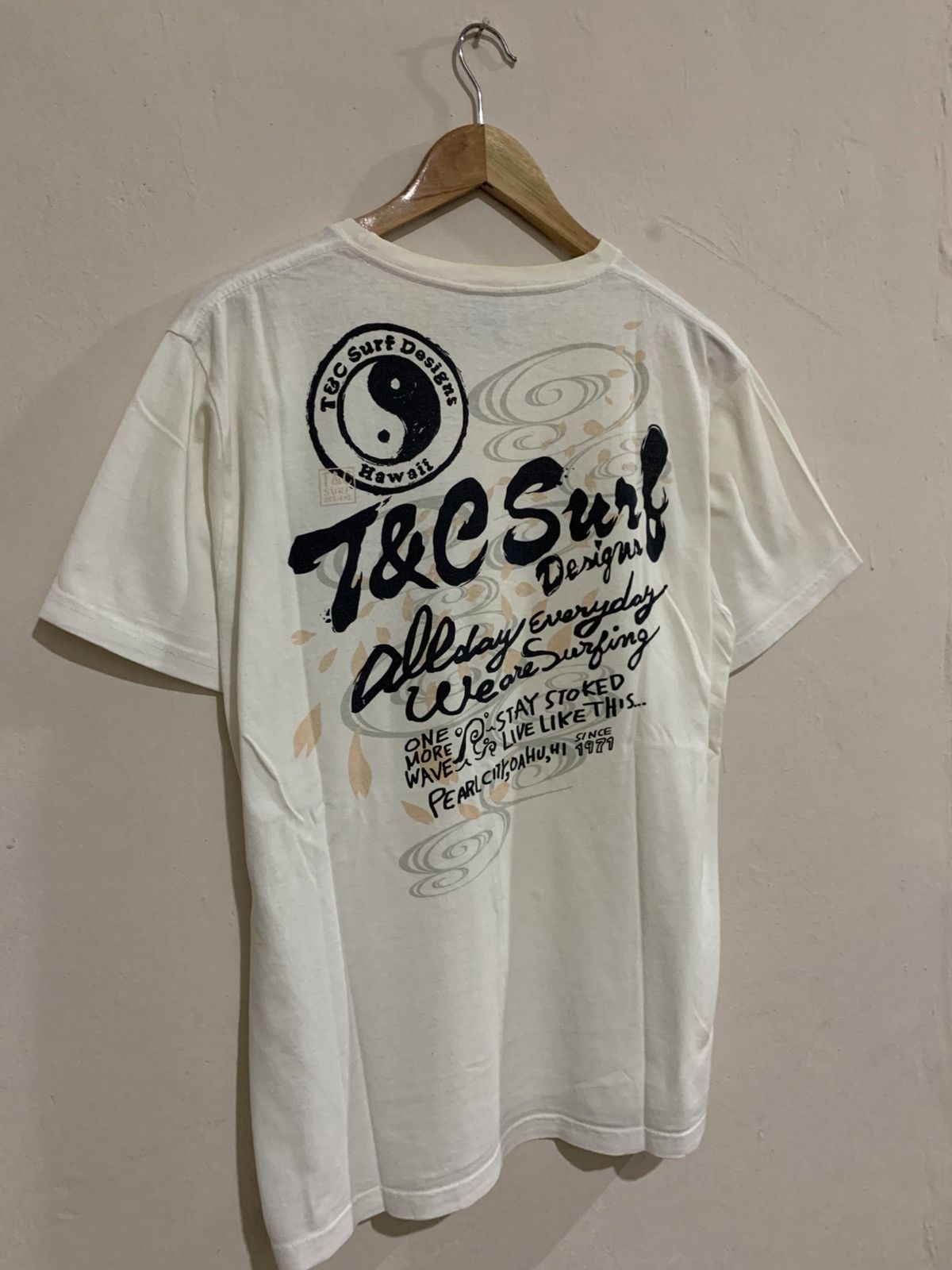 Other Vintage Town & Country Surf tee shirt Size US L / EU 52-54 / 3 - 4 Thumbnail