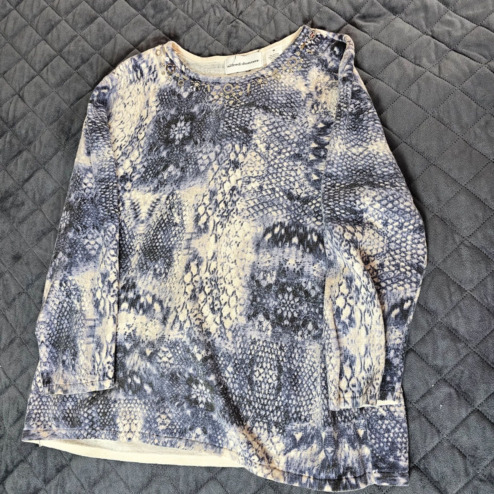 Vintage Alfred Dunner Blouse Women M Blue Cotton Spandex 3/4 Sleeve Round Neck Pullover Casual Snakeskin Pattern Womens Size M / US 6-8 / IT 42-44 - 7 Thumbnail
