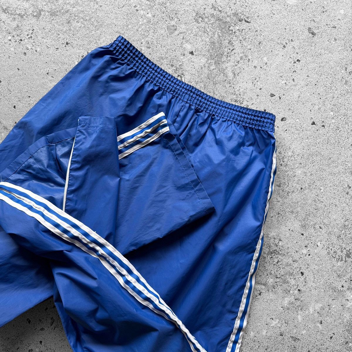 Adidas × Vintage Adidas Mens Vintage 80s 90s Nylon Stylish Pants 3-Stripes Size US 36 / EU 52 - 4 Thumbnail