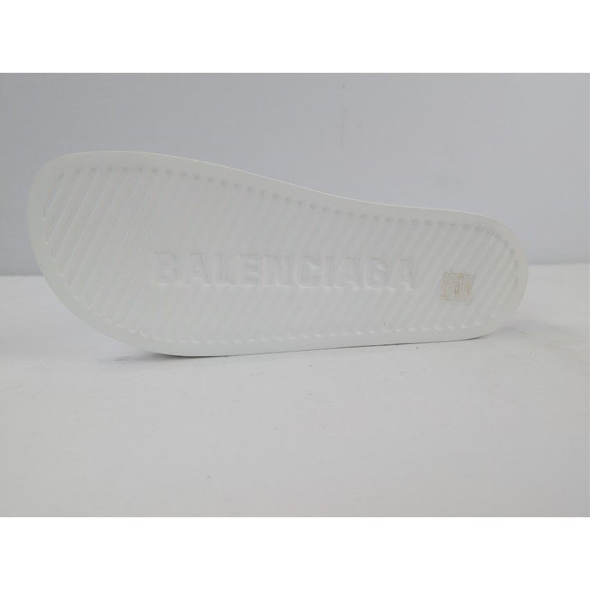 Balenciaga o1rshd1 Rubber Logo Pool Slide Sandals in White / Black 45 Size US 12 / EU 45 - 12 Thumbnail