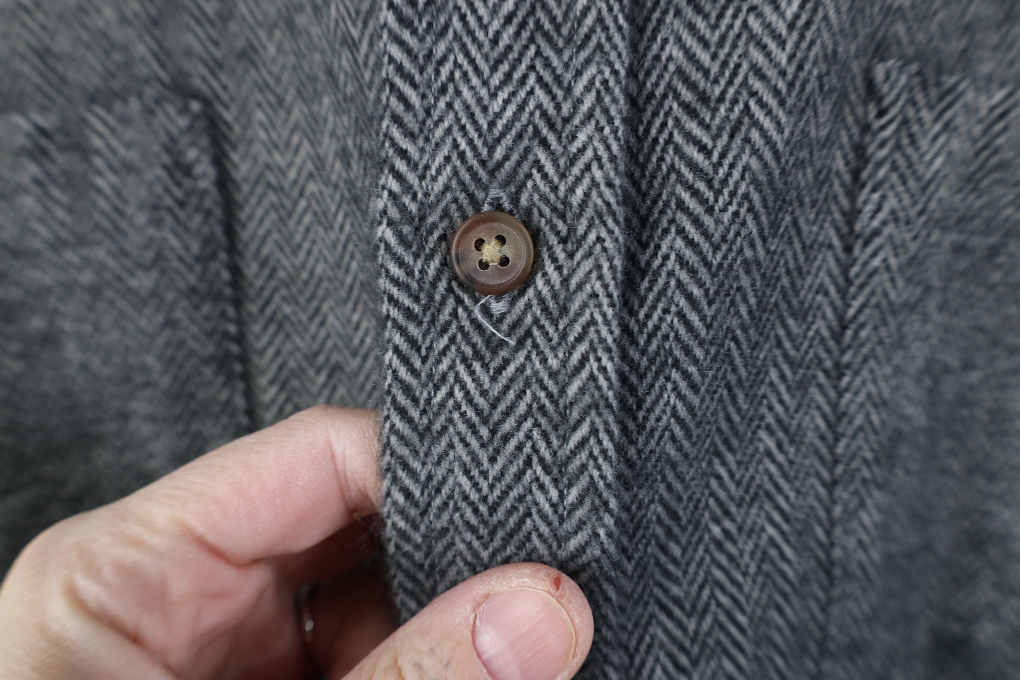 Vintage Vintage 90s Streetwear Herringbone Collared Button Shirt Size US XL / EU 56 / 4 - 5 Thumbnail