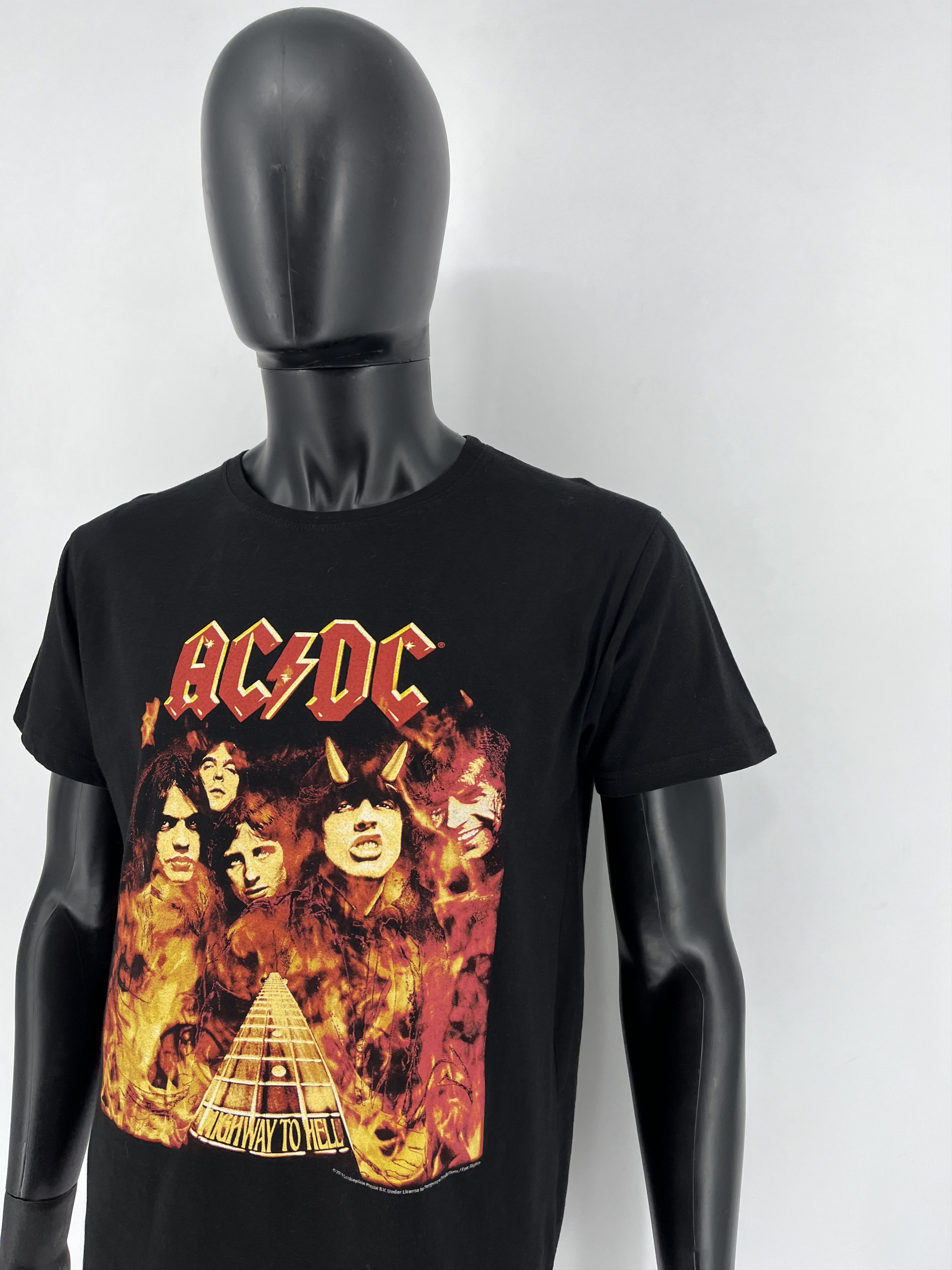 Band Tees Vintage Y2K Ac/Dc Highway To Hell World Tour BAND TEE Size US M / EU 48-50 / 2 - 5 Thumbnail